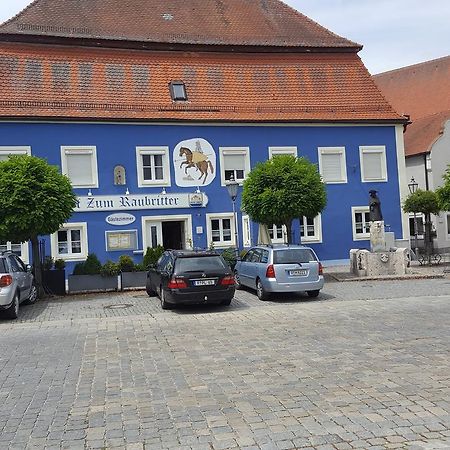 Pension "Zum Raubritter" Langquaid Bagian luar foto