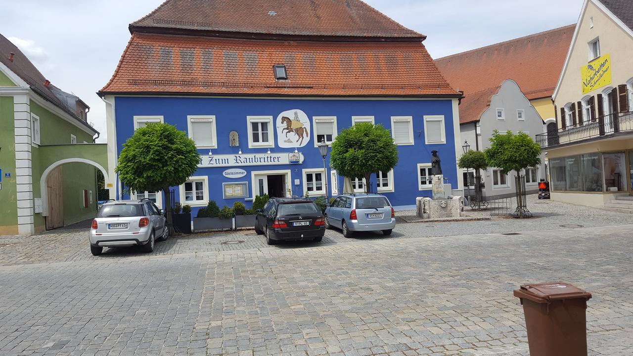 Pension "Zum Raubritter" Langquaid Bagian luar foto